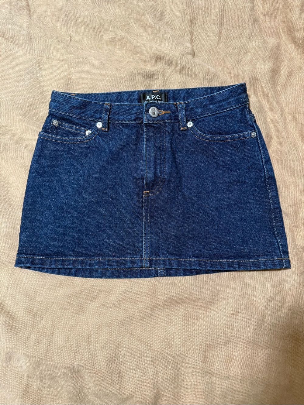 APC denim mini skirt dark wash 100% cotton 34 xs paris europe new york chic